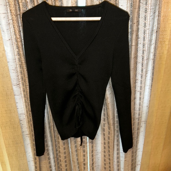 Knit V-neck Cropped Sweater - Picture 1 of 4